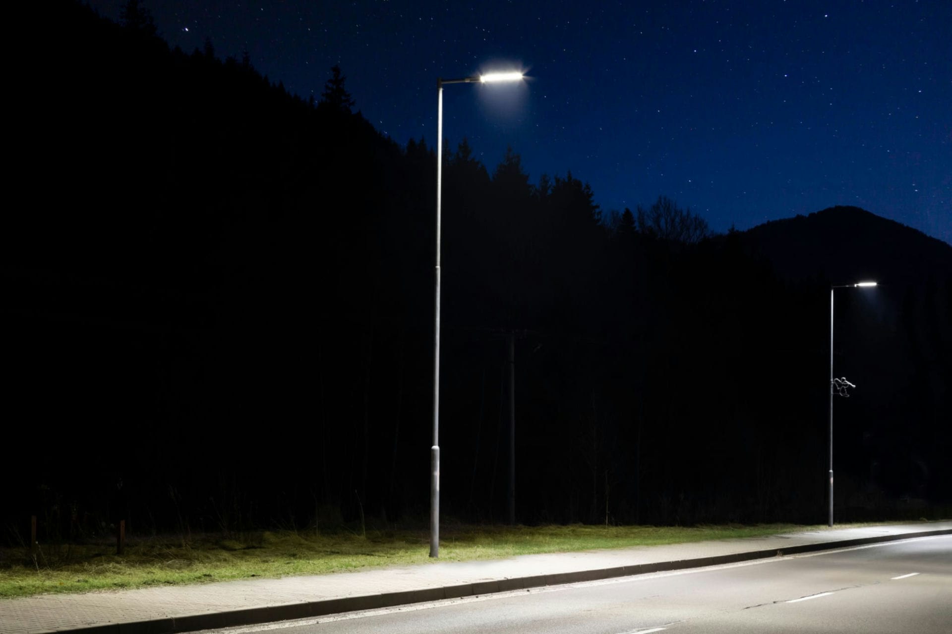 how do you charge a solar street light1