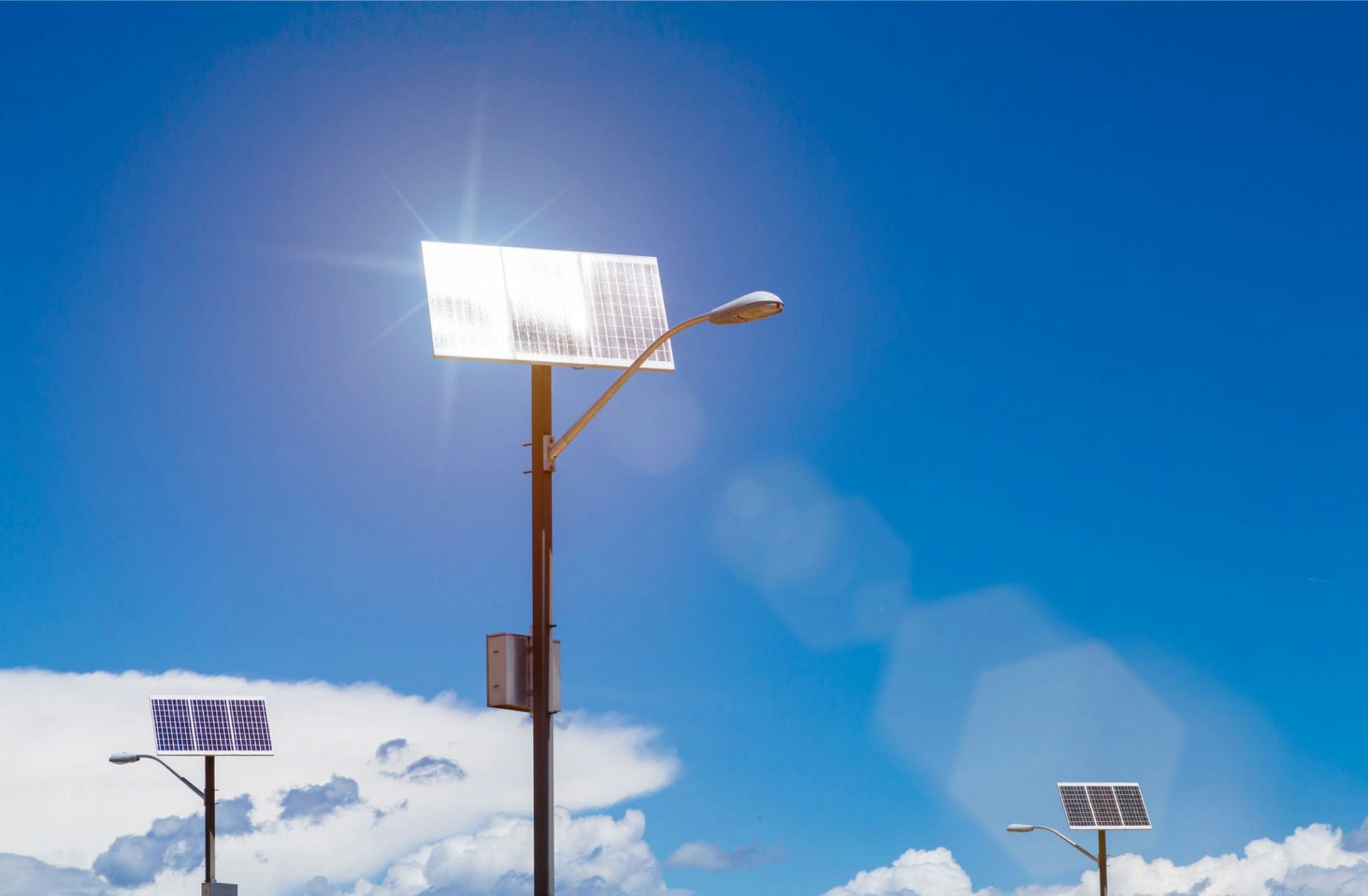 what are the two types of solar street lights 4