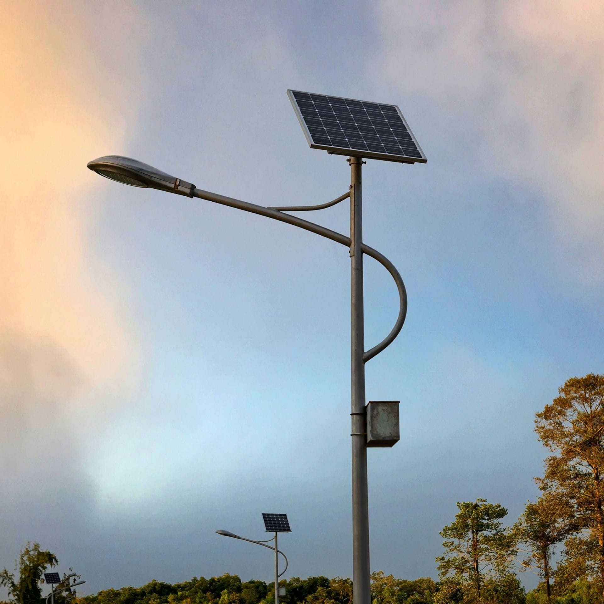 what are the two types of solar street lights3
