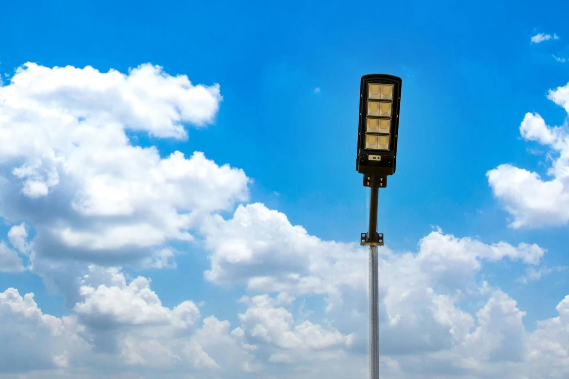 what are the two types of solar street lights4
